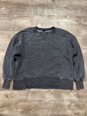 Vinyl Icons Charcoal Black Crewneck Size Medium